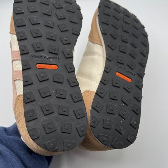 Hush Puppies Sneakers - Women's 9.5 - Picture 5 of 6